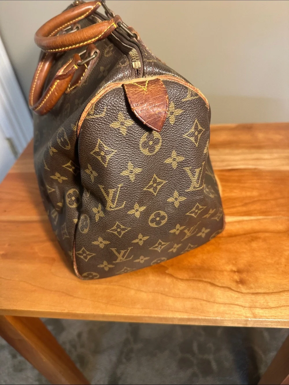 Authentic Louis Vuitton Monogram Speedy 30.